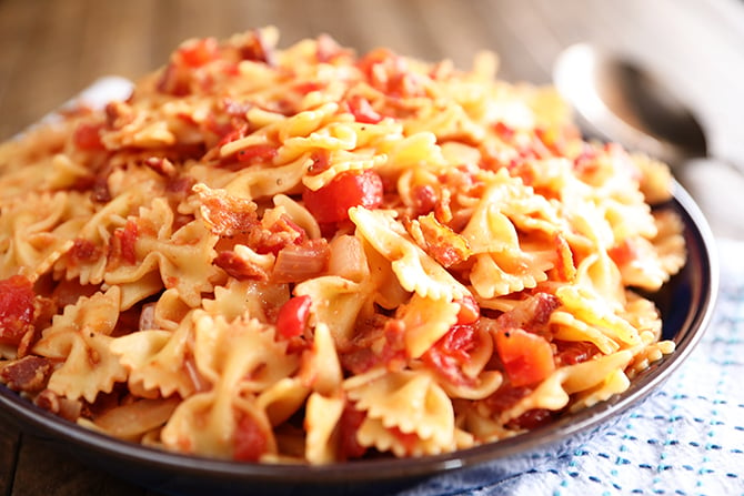 Hot Tomato and Bacon Pasta - Southern Bite