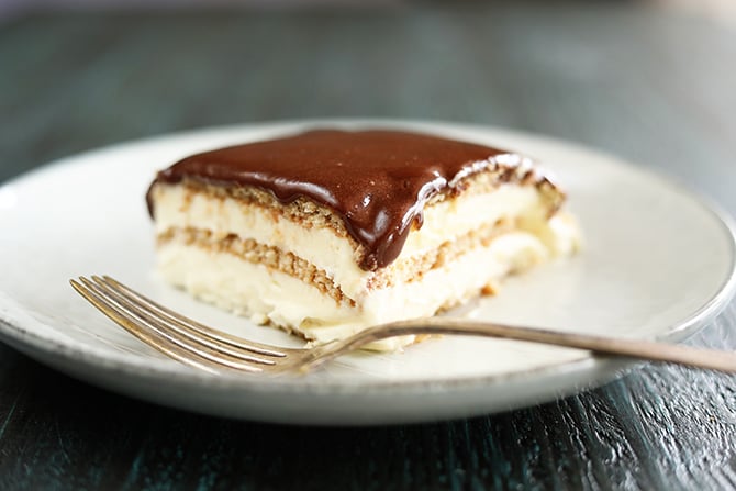 Chocolate Eclair Cake (Easy No-Bake Dessert!) - Eat Move Make