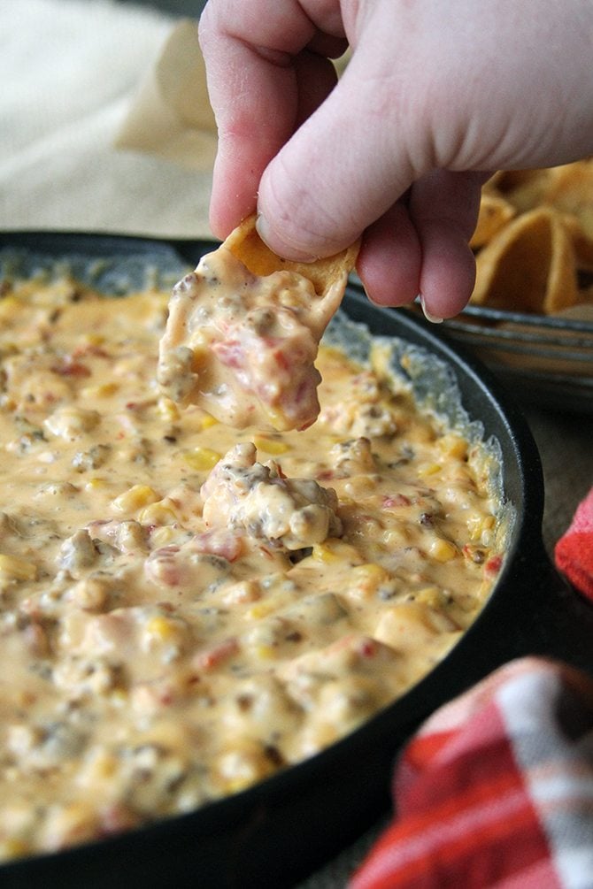 velveeta queso dip with ground beef and rotel