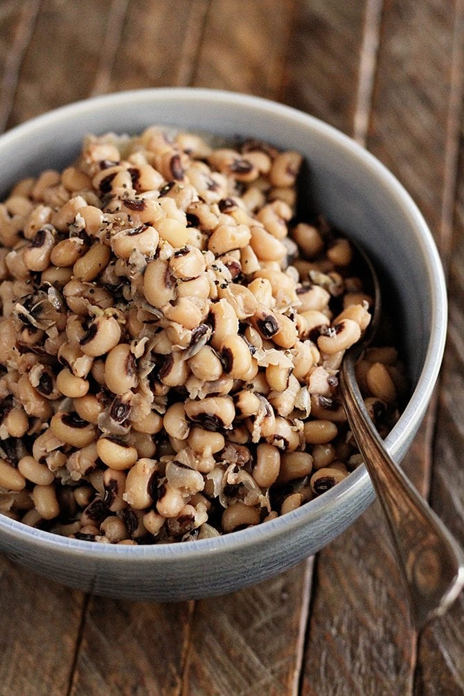 Southern Slow Cooker Black-Eyed Peas - Southern Bite