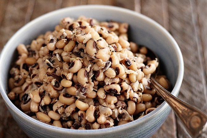 Slow Cooker Black Eyed Peas for New Years Good Luck