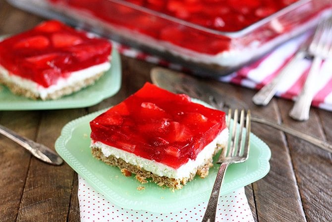 strawberry delight jello salad