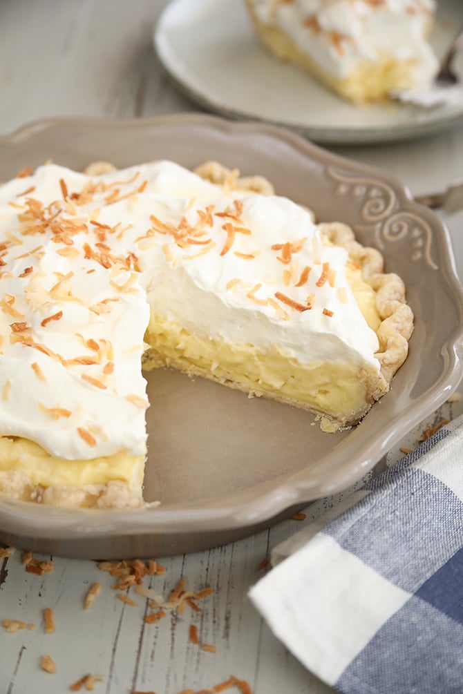 Old Fashioned Coconut Cream Pi