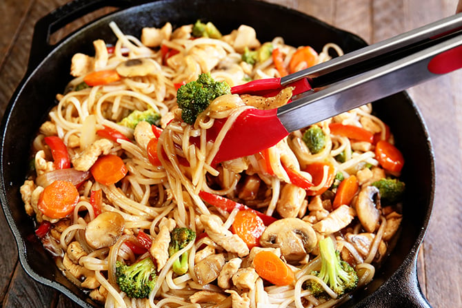 15-Minute Chicken Stir Fry Noodles – Chicken Stir Fry Pasta Recipe —  Eatwell101