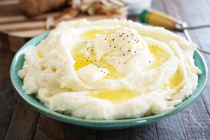 https://southernbite.com/wp-content/uploads/2019/11/Secret-Ingredient-Mashed-Potatoes-2.jpg