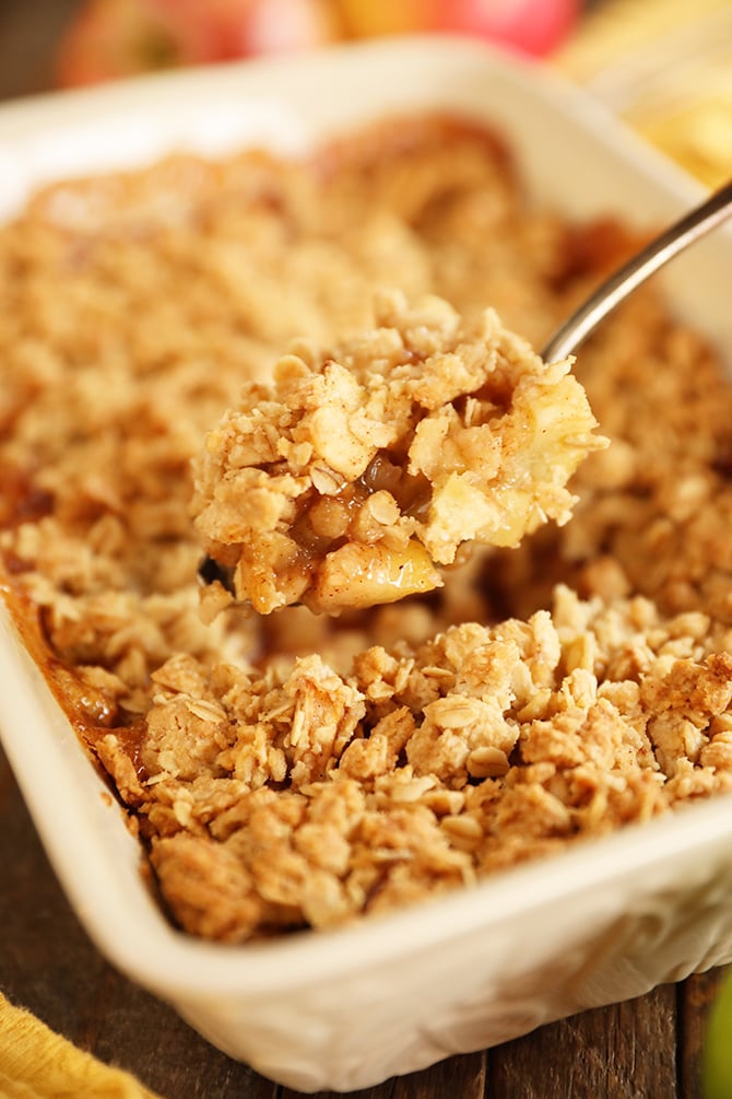 Easy Apple Crisp - Tornadough Alli