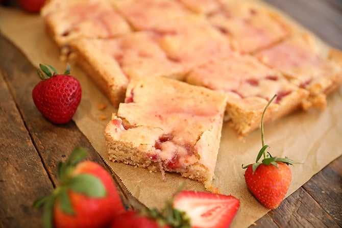 Fresh Strawberry Blondies