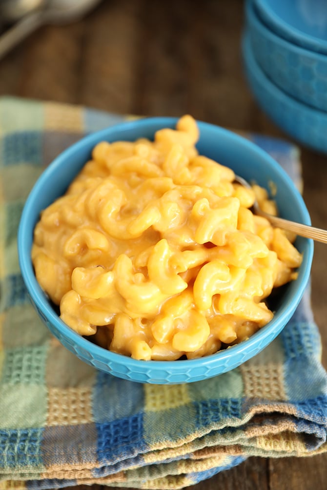 Easy Crock Pot Mac and Cheese Recipe - Butter & Baggage